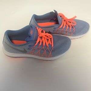 Nike Fury 2 Sneakers